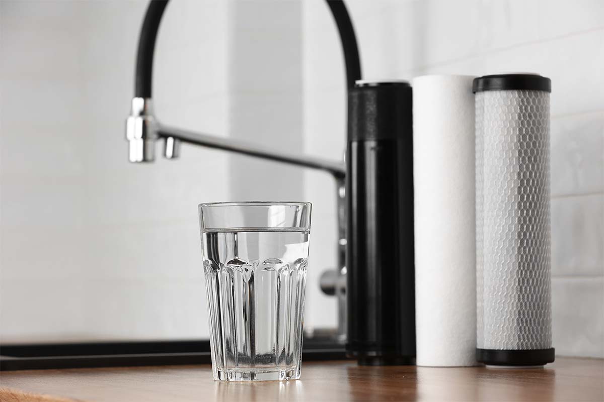Water purification system installed under a sink